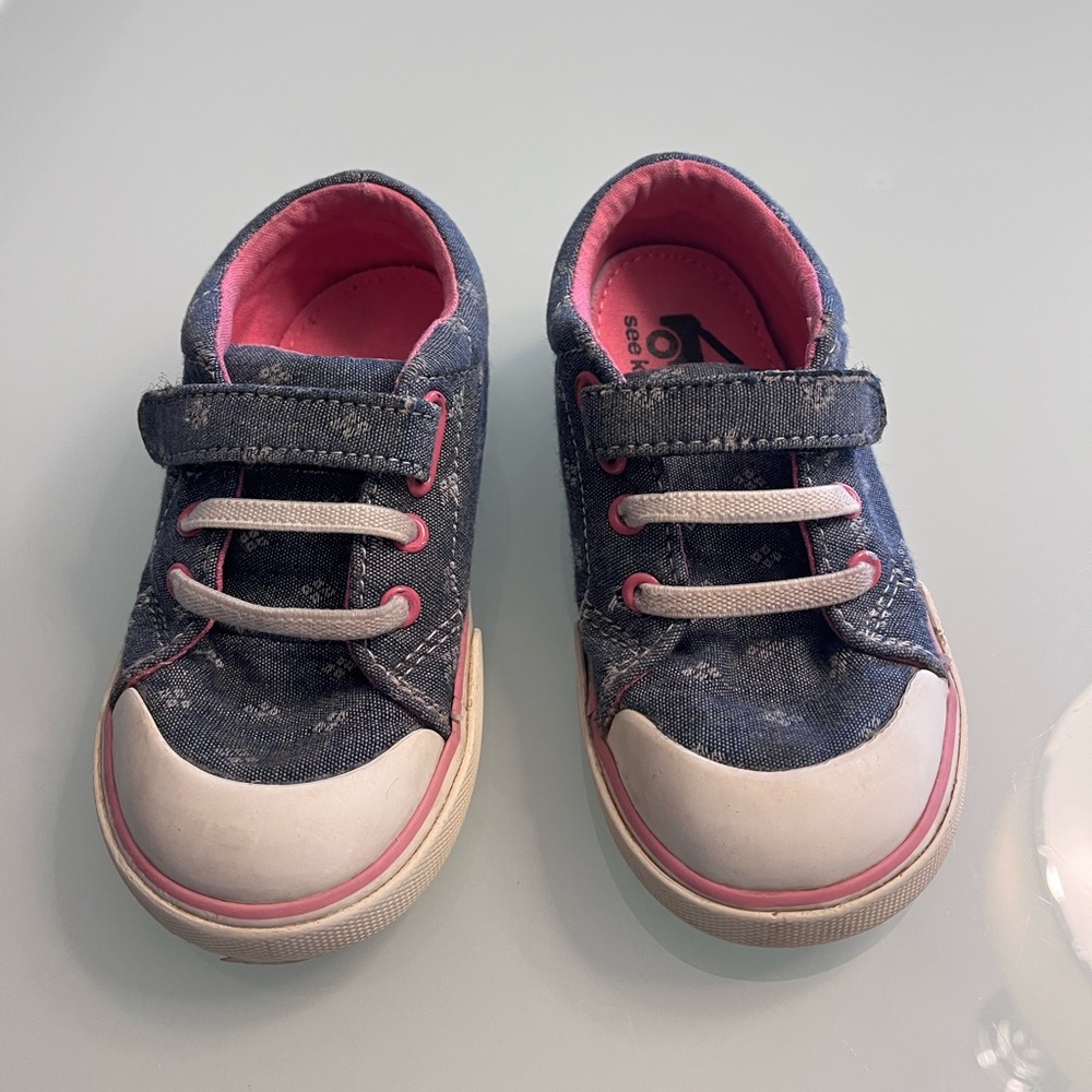 See Kai Run girls denim shoes, size 8